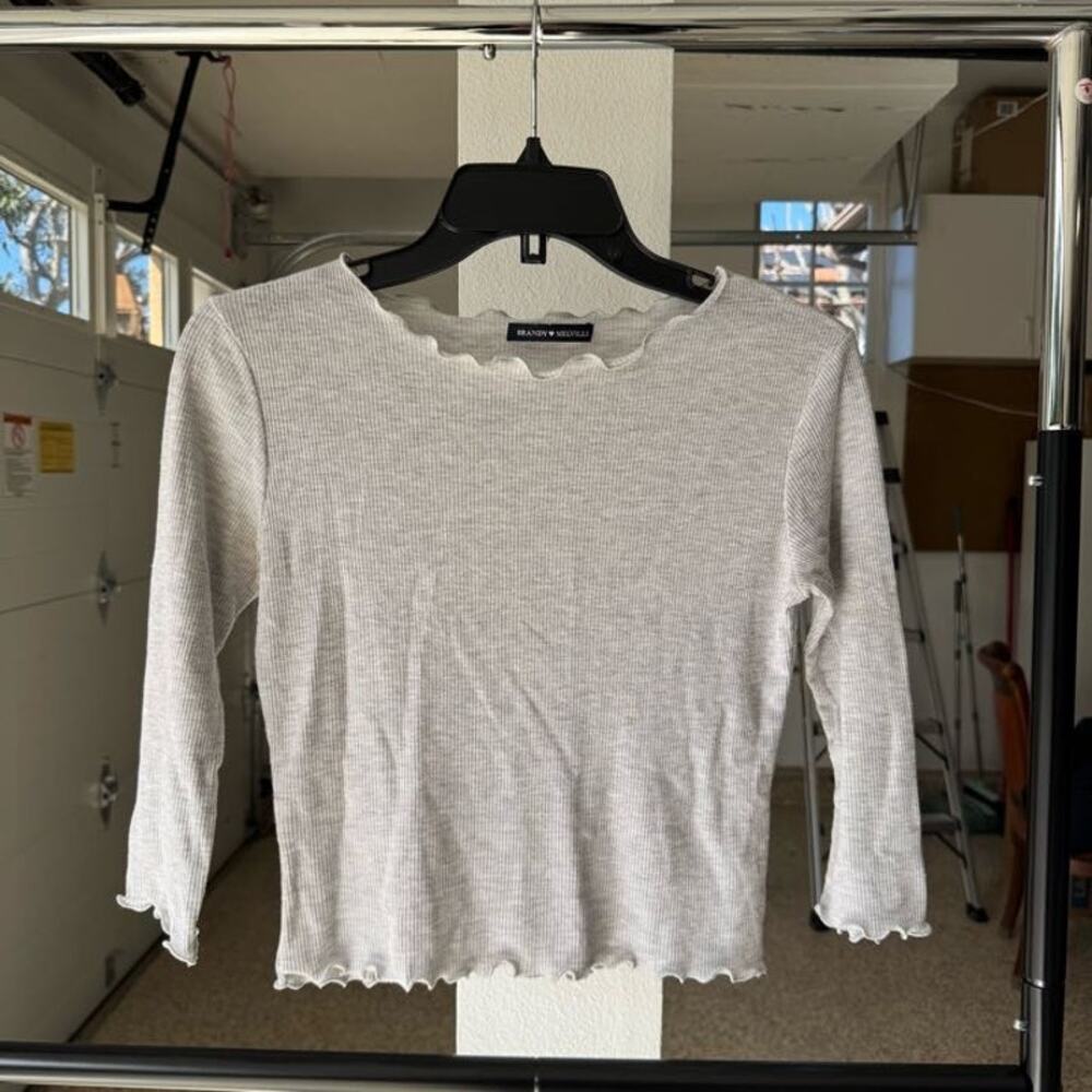 Brandy Melville Crop Top Womens Gray Ribbed Lettuce Trim Long Sleeve Scoop Neck